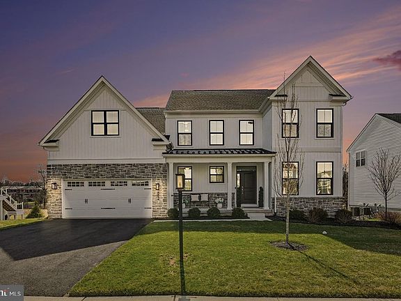 2nd image of 236 Indian Creek Rd