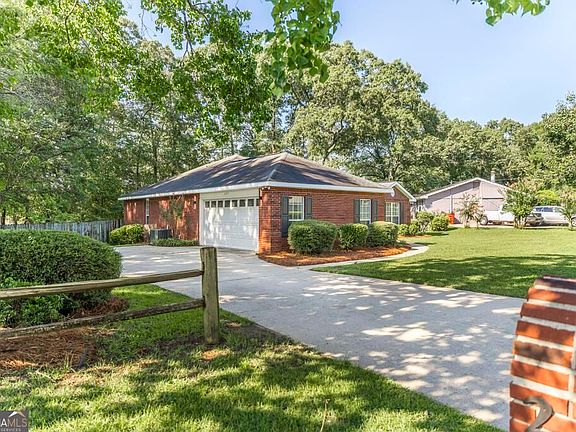 3rd image of 227 Crestwood Cir
