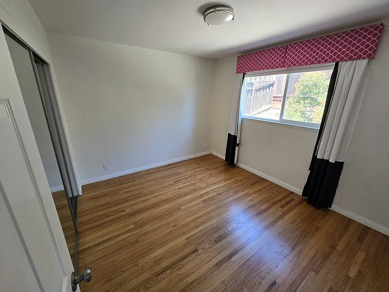 2nd Bedroom 12' x 10'3"