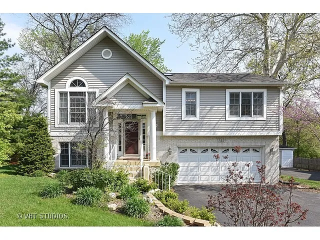 142 Maple Ave photo 1
