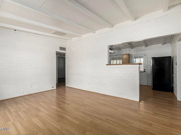 4th image of 430 S Robert Rd