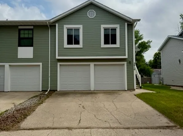 2010 27th Ave S, Fargo, ND 58103