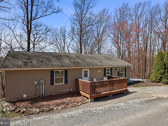 3rd image of 834 Richmond Rd