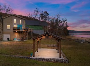 1448 Dover Ln, Dandridge, TN 37725