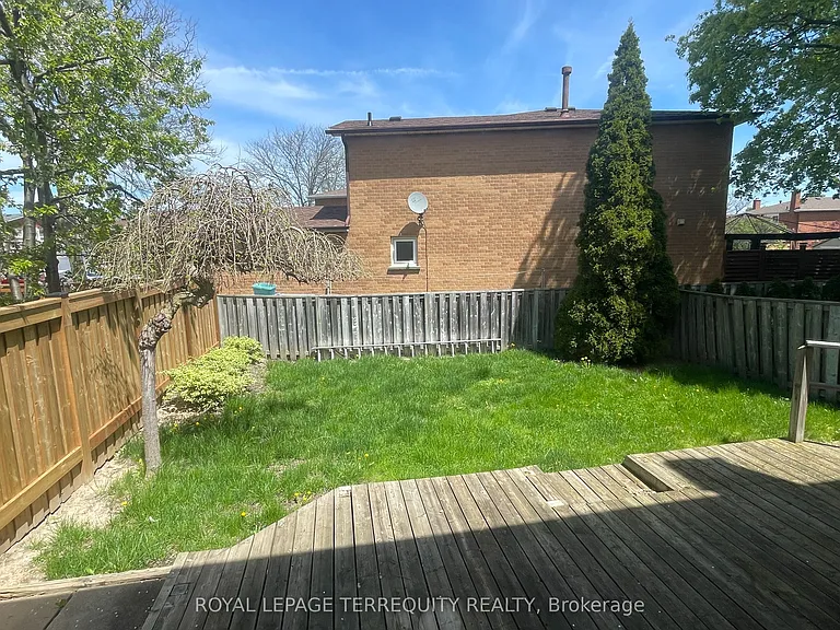 3151 Bracknell Cres — Photo 13