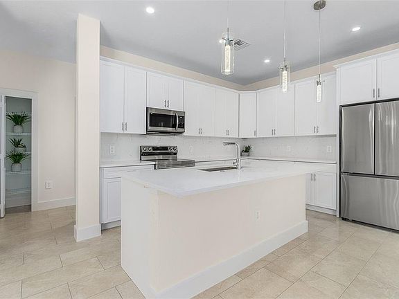 4th image of 162 Apollo Dr