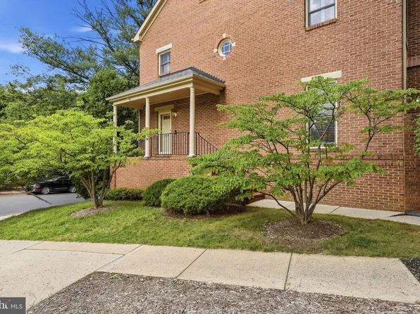 2638 Fairfax Dr, Arlington, VA 22201
