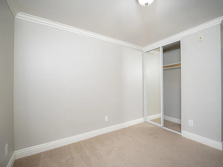 Regency #118 1bed1