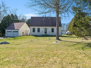 458 Greenhaven Rd, Pawcatuck, CT 06379