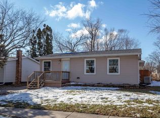 5630 N Gaines St, Davenport, IA 52806