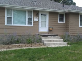 2208 Locust St, West Des Moines, IA 50265