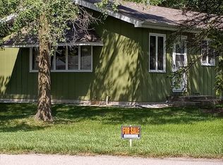 1204 W Northeast Shore Dr, McHenry, IL 60051