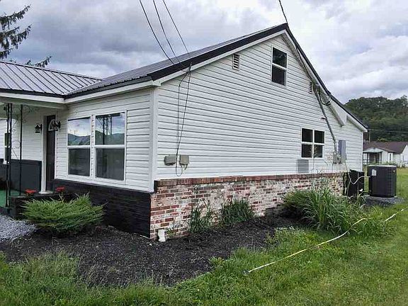 3rd image of 226 Chipley Ln