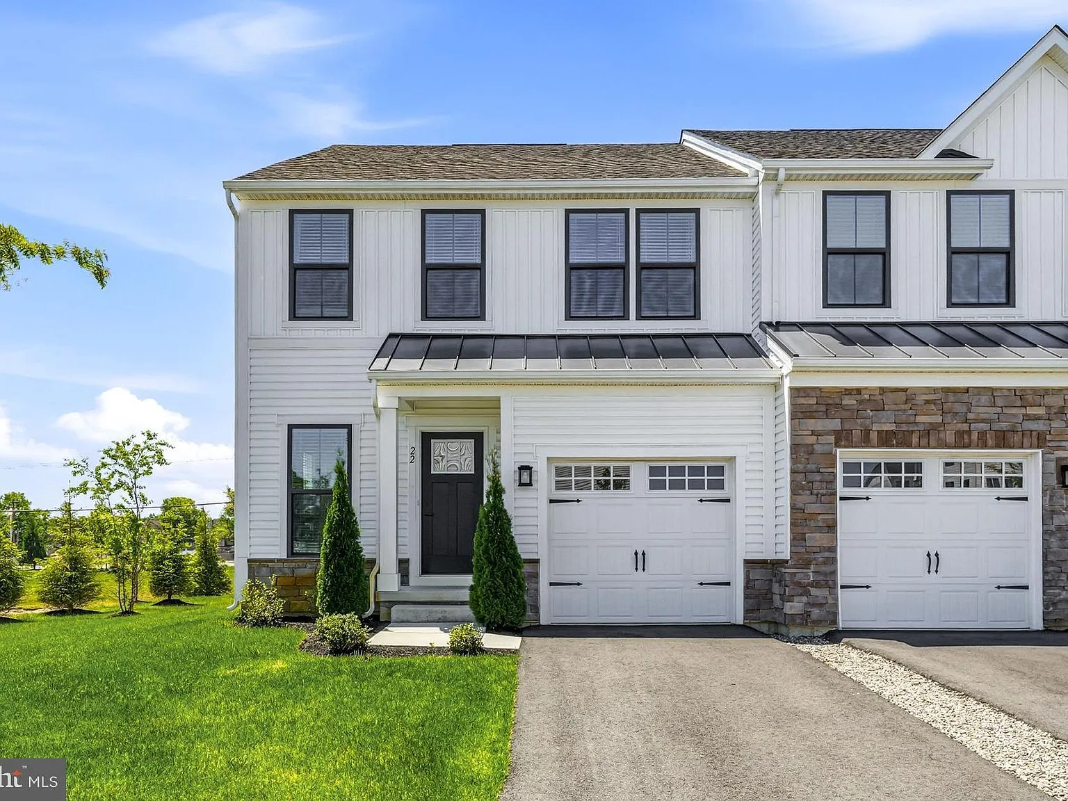 3 bed, 3.5 bath, 2880 sqft, $4,000 — Photo 1