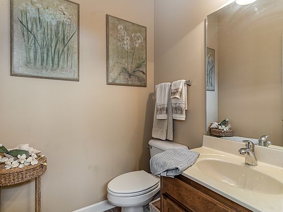 4th image of 1027 McKenna Dr