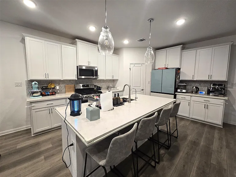 1916 Bradham Way — Photo 9