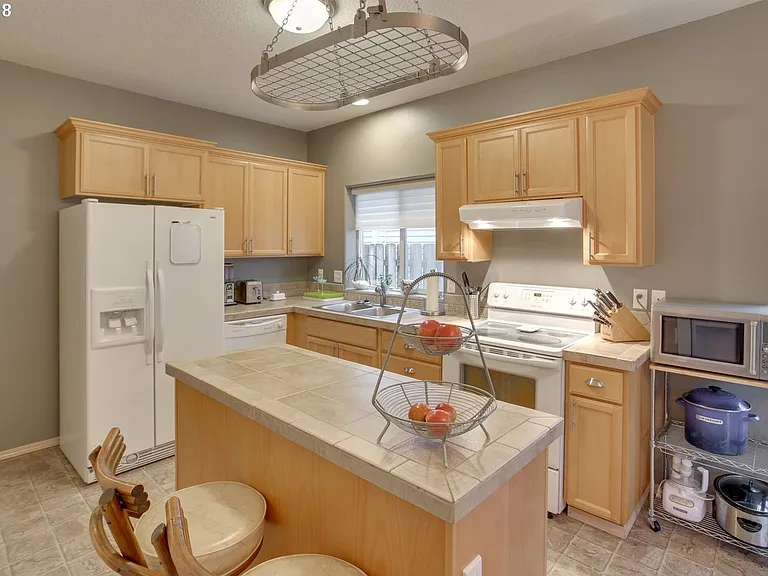 8800 N Drummond Ave — Photo 6
