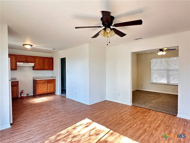1501 Earle St — Photo 14