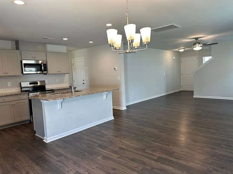 216 Melbourne Dr — Photo 8