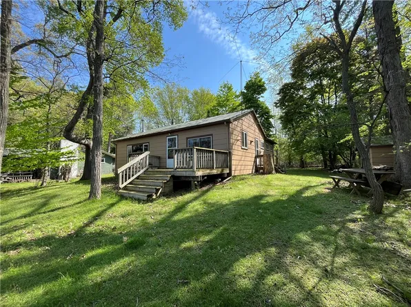 7125 Sunset Dr, Sodus Pt, NY 14555