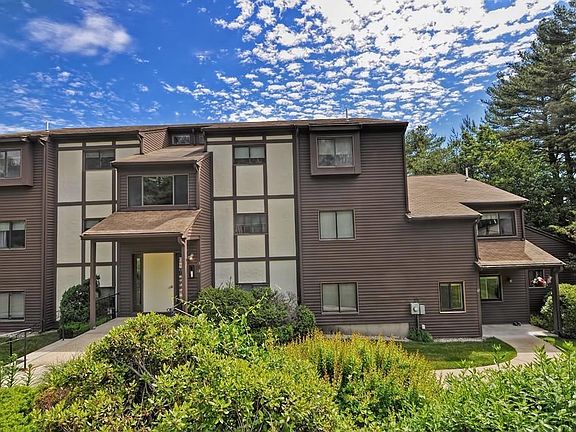 3rd image of 69 Highwood Dr #69