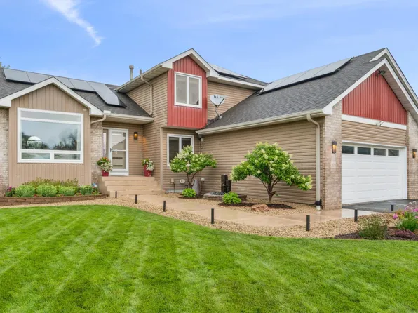 303 137th Ln NW, Andover, MN 55304