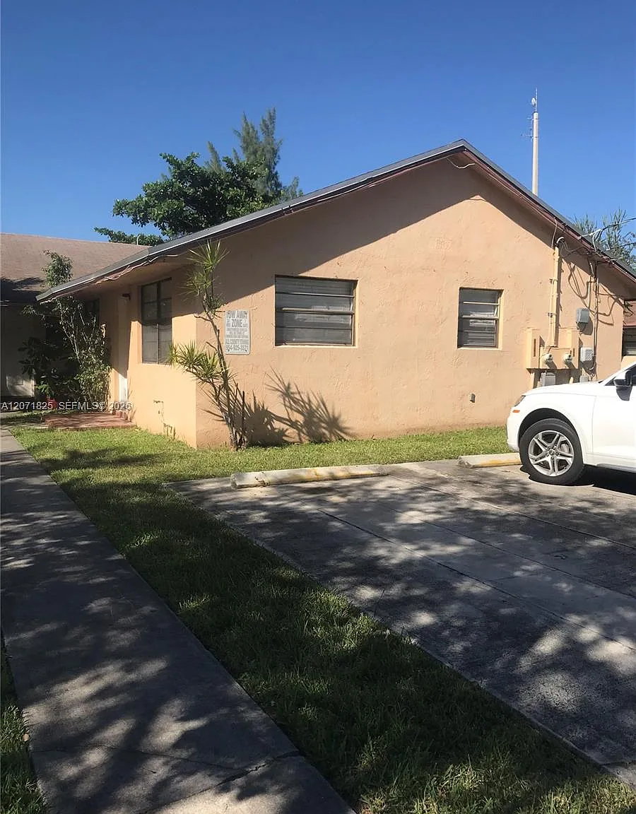 2 bed, 1.5 bath, 1843 sqft, $2,250 — Photo 1