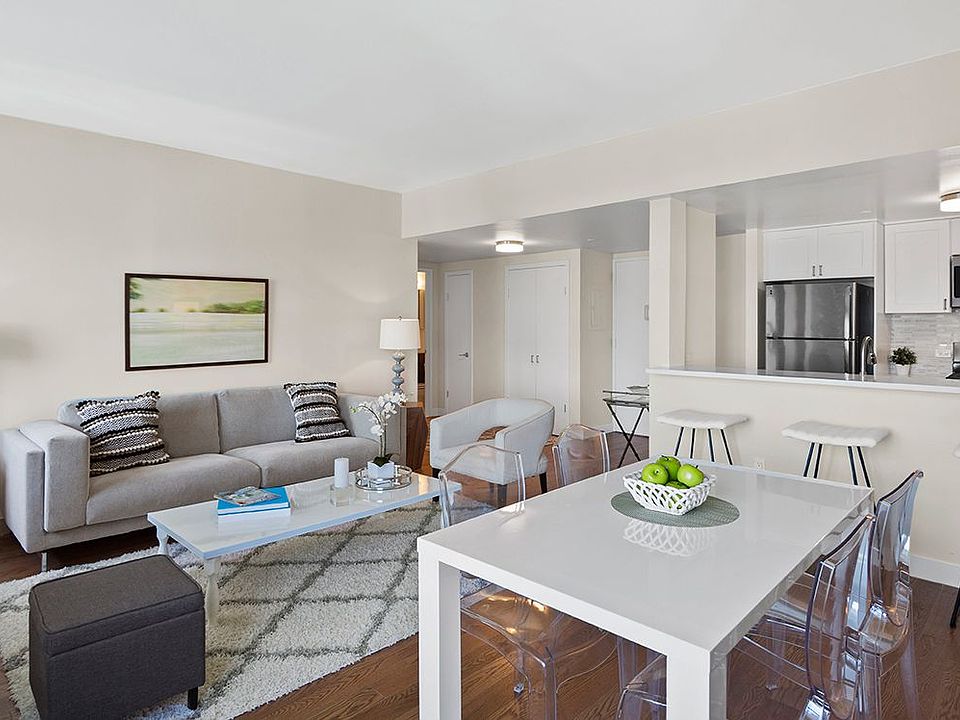 2nd image of 7525 153rd St APT 1005