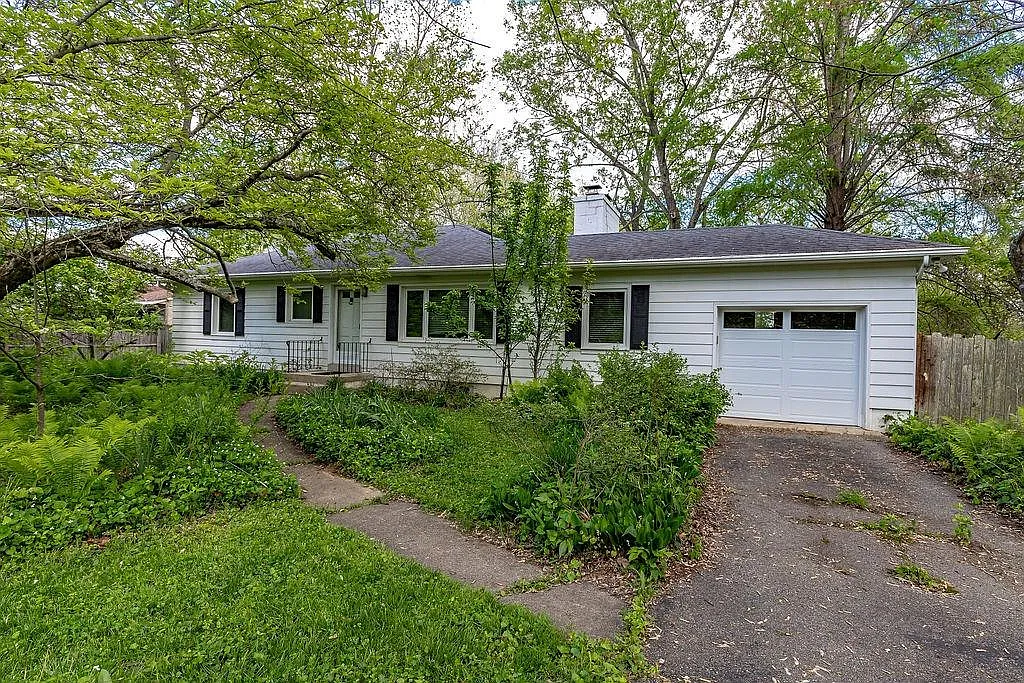 5372 Coulter Ln photo 1