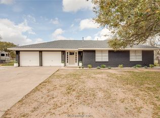 1211 N Ridgefield Cir, College Station, TX 77840