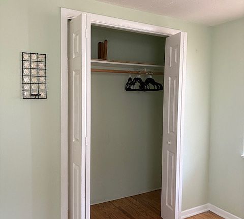 4th image of 9318 N Elmer St