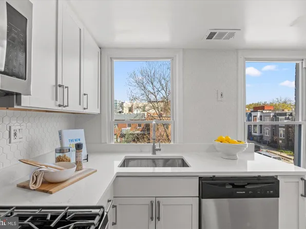 1040 6th St NE #302, Washington, DC 20002