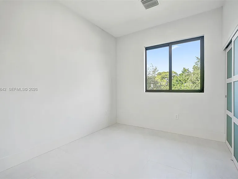 119 NE 118th St — Photo 18