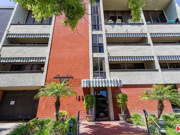 2nd image of 125 W Mountain St APT 105