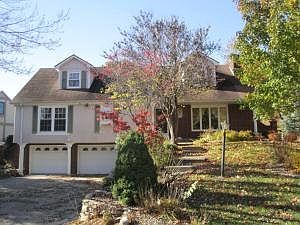 1st image of 5203 Mockingbird Ln