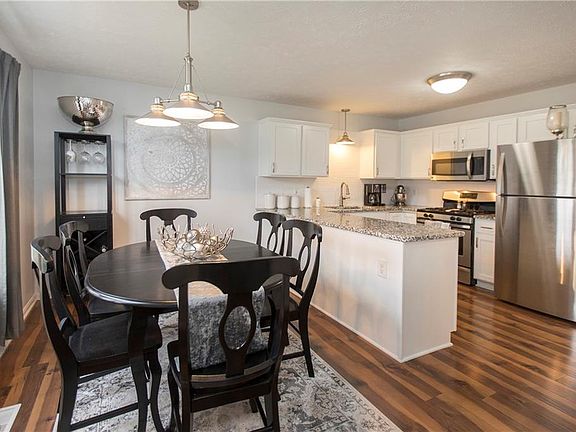 4th image of 24625 Meadow Ln #33
