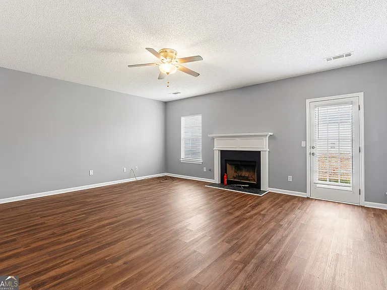 11925 Spring Lake Way — Photo 14