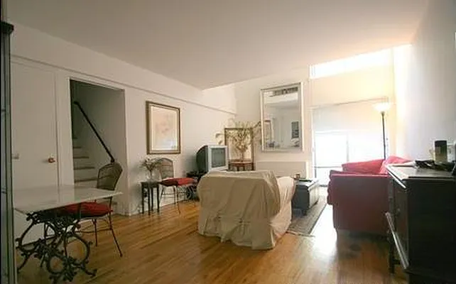 Rented by City Connections Realty | media 17