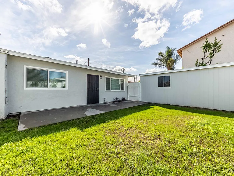 12547 Josephine St — Photo 24