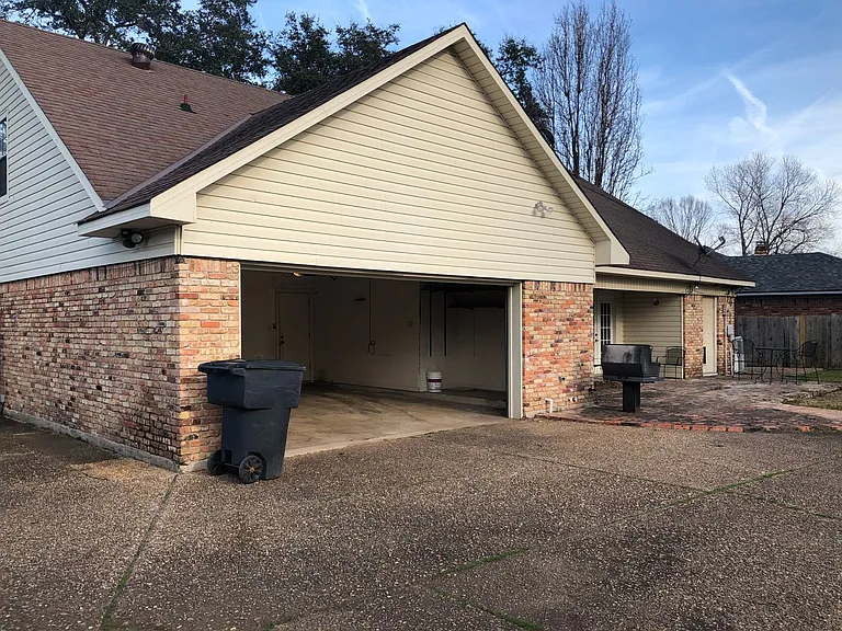 10114 Village Green Dr — Photo 20