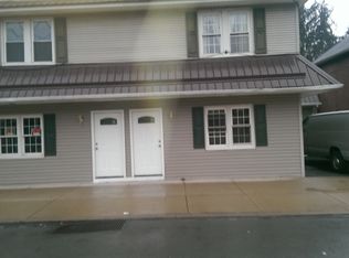 246 Belmont St #1F, Waymart, PA 18472