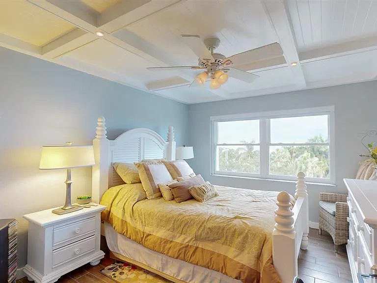 1120 N Shore Dr NE #501 — Photo 41