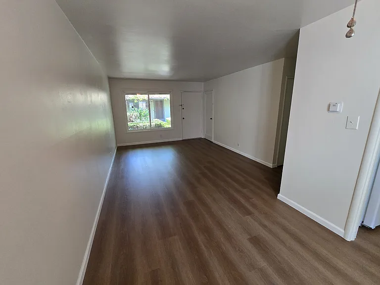844 Adams St — Photo 16