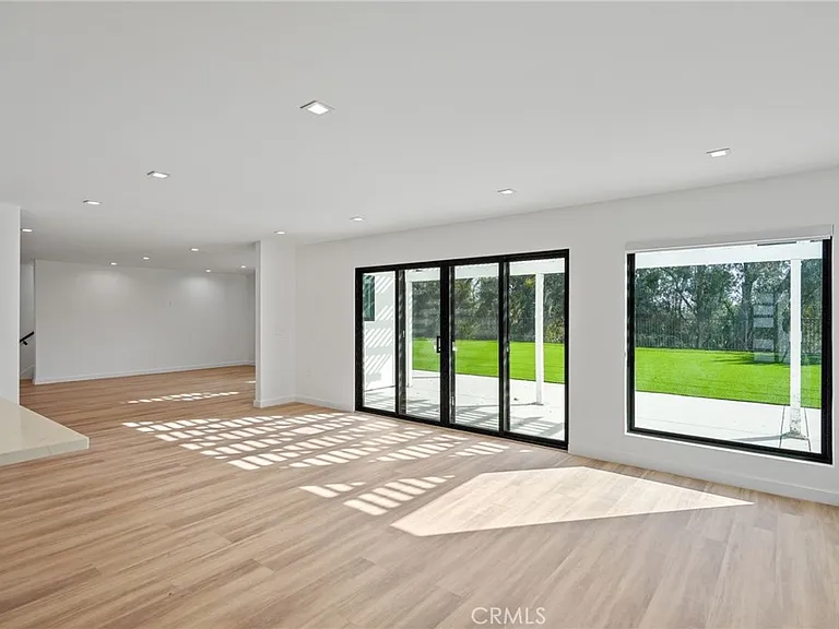 6108 Sadring Ave — Photo 10