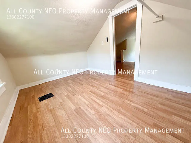 126 E Mapledale Ave #B — Photo 18