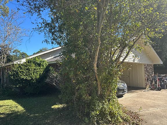 2nd image of 2904 Lamy Cir
