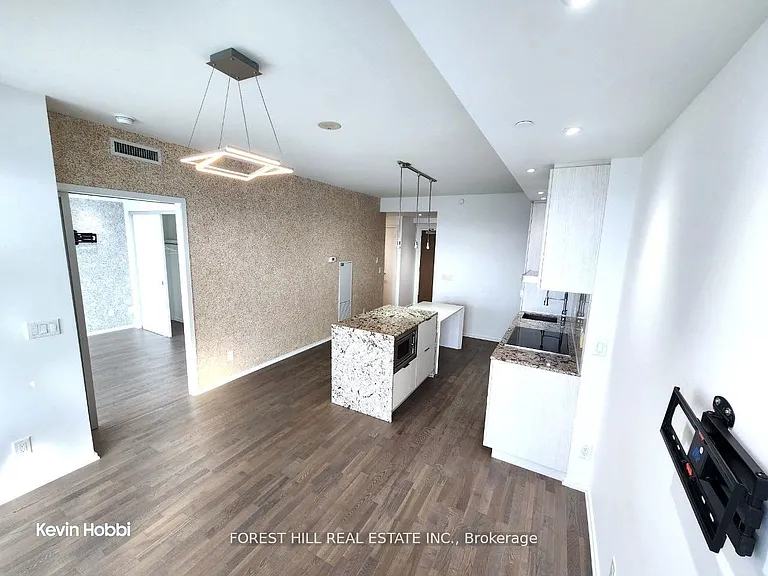 1 Bloor St E #5210 — Photo 7