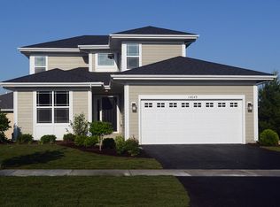 1N571 Golf View Ln, Winfield, IL 60190