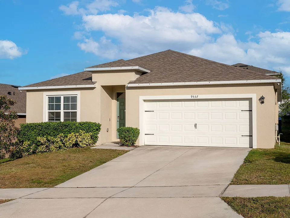 9537 Black Walnut Dr