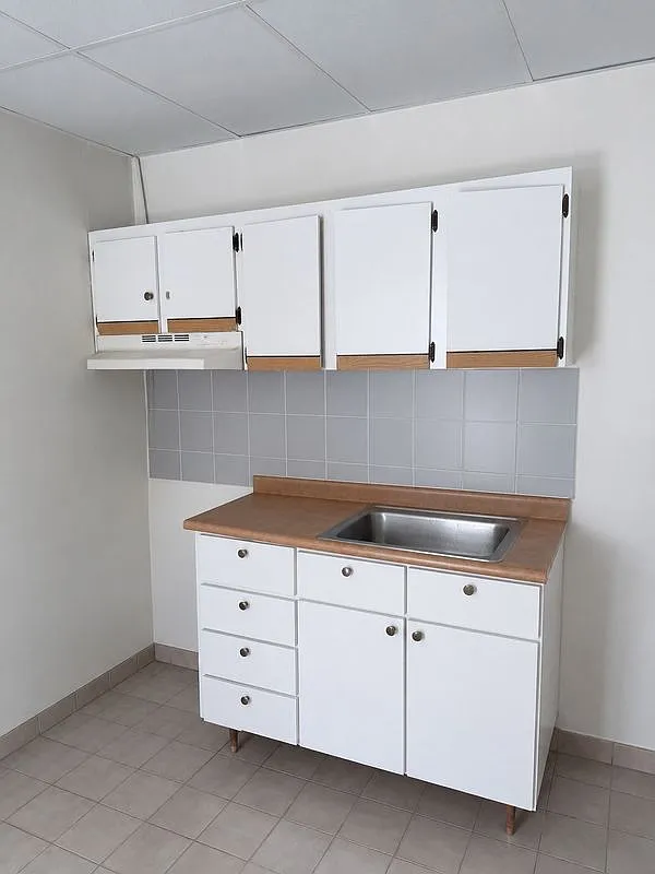 2 bed, 1.0 bath, 750 sqft, $775 — Photo 2